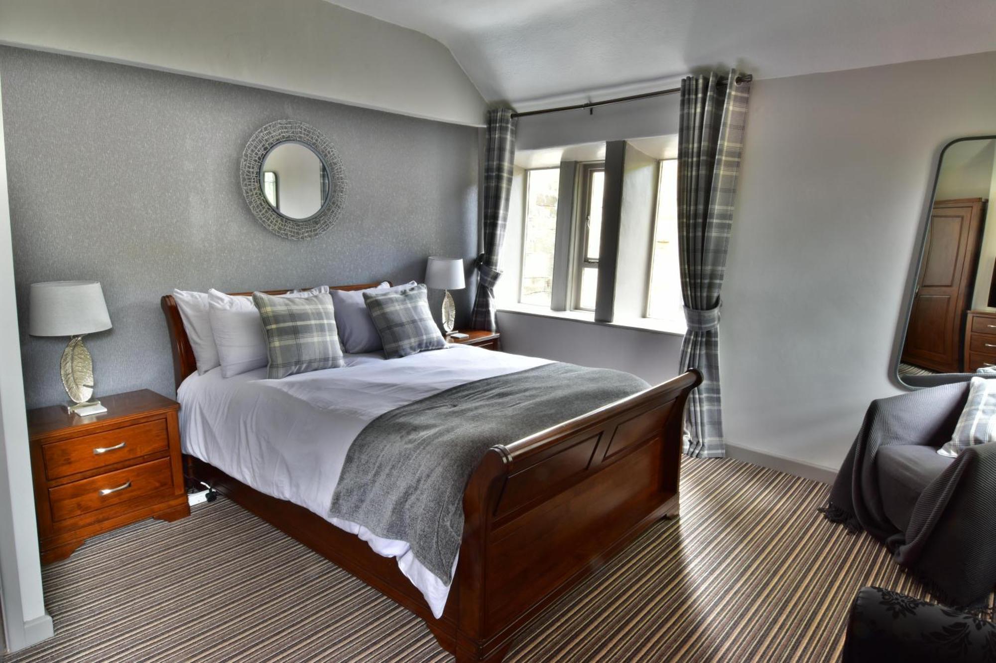 White Lion Hotel Хебдън Бридж Екстериор снимка