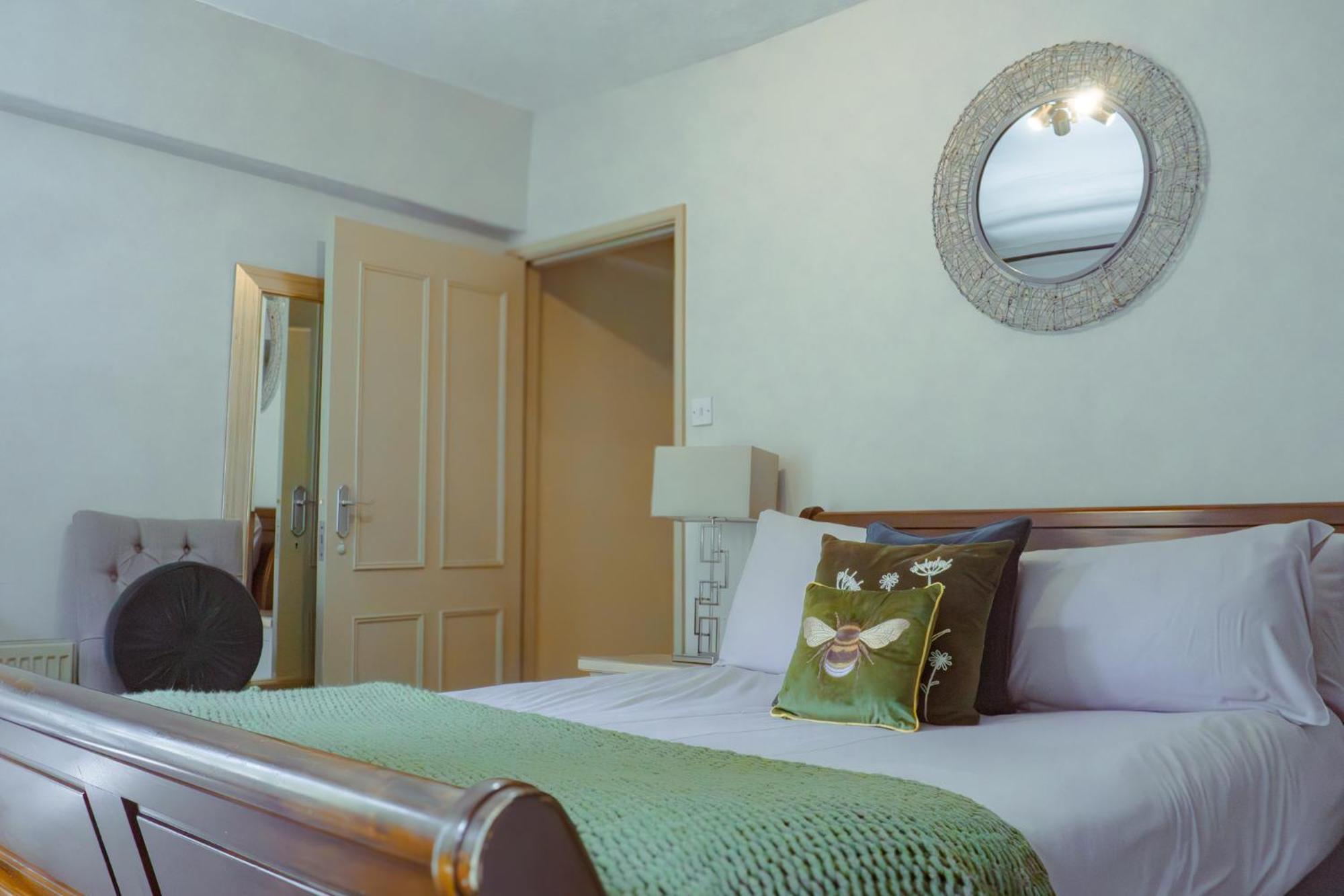 White Lion Hotel Хебдън Бридж Екстериор снимка