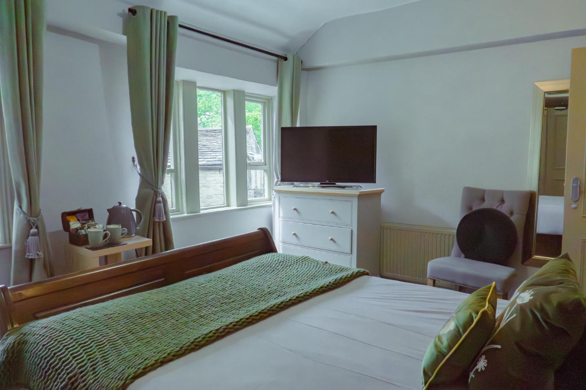 White Lion Hotel Хебдън Бридж Екстериор снимка