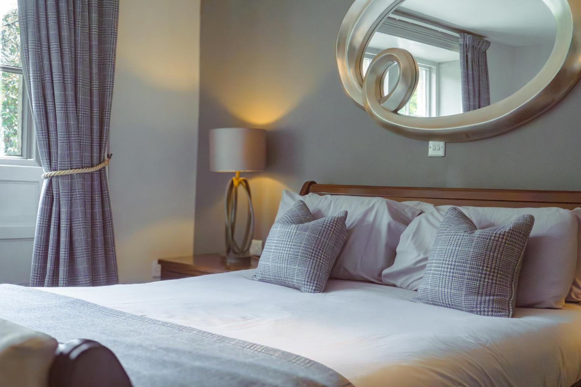 White Lion Hotel Хебдън Бридж Екстериор снимка