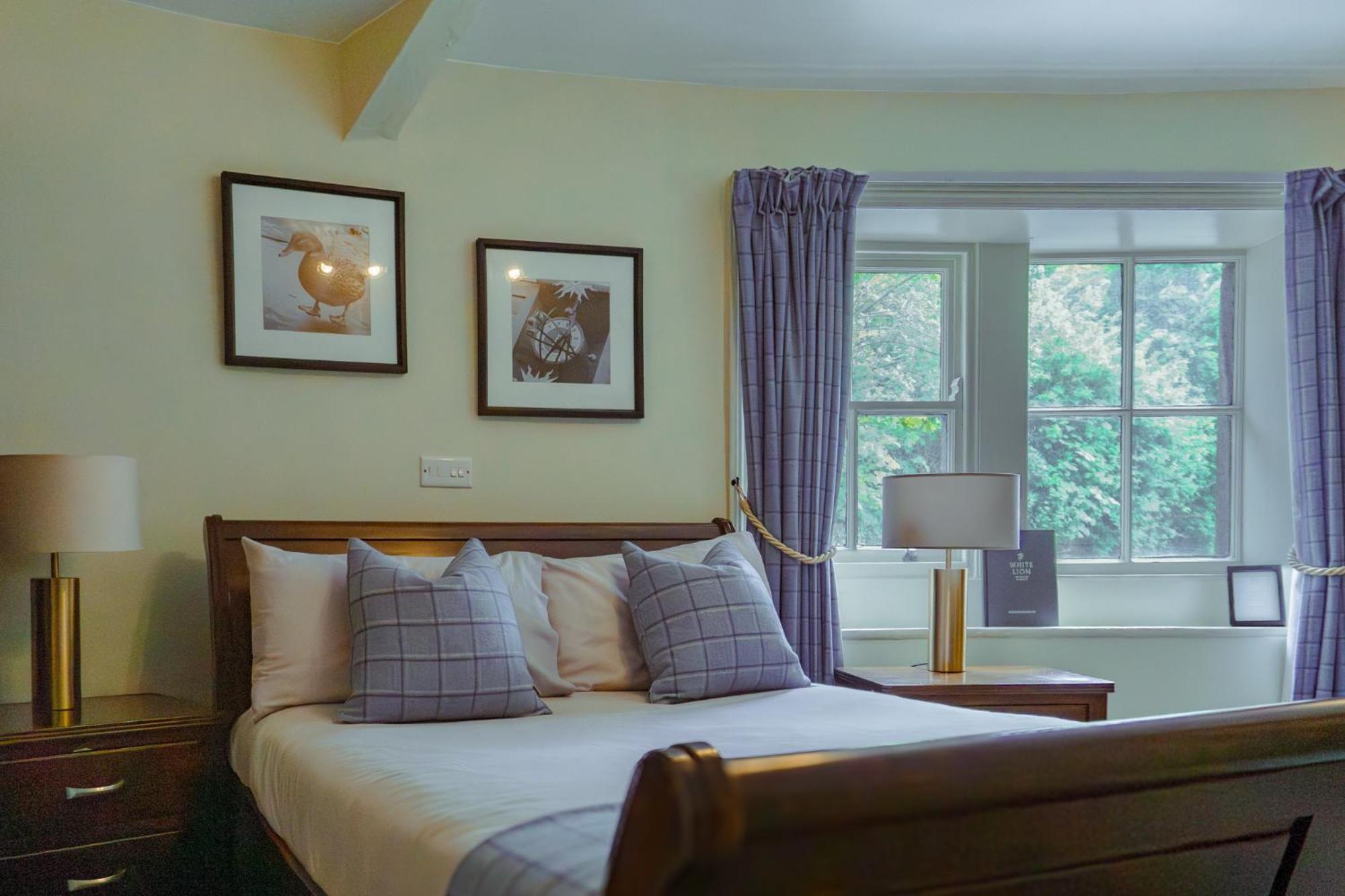 White Lion Hotel Хебдън Бридж Екстериор снимка