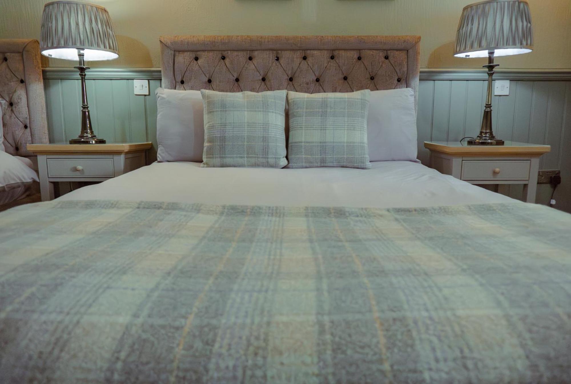 White Lion Hotel Хебдън Бридж Екстериор снимка